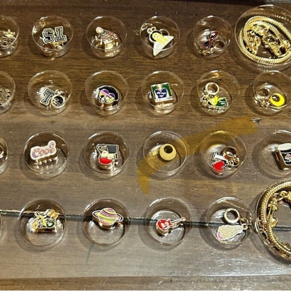 Taylor Swift The Eras Tour Charm Bracelet Advent Calendar - Picture 5 of 5